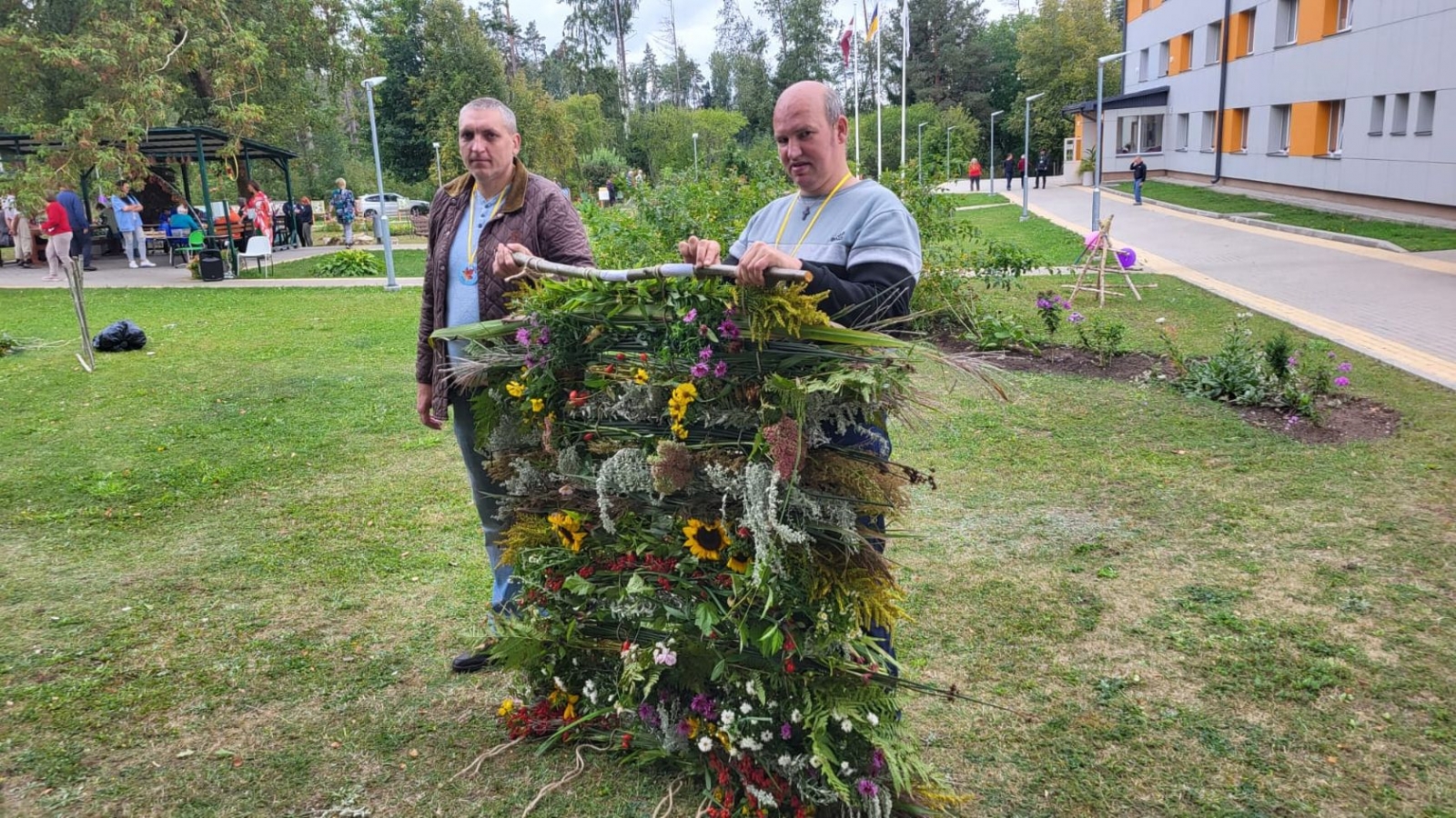 Filiāles "Ķīši" organizētais starpfiliāļu pasākums-mākslas plenērs "Sveiks, māksliniek, septembrī!"